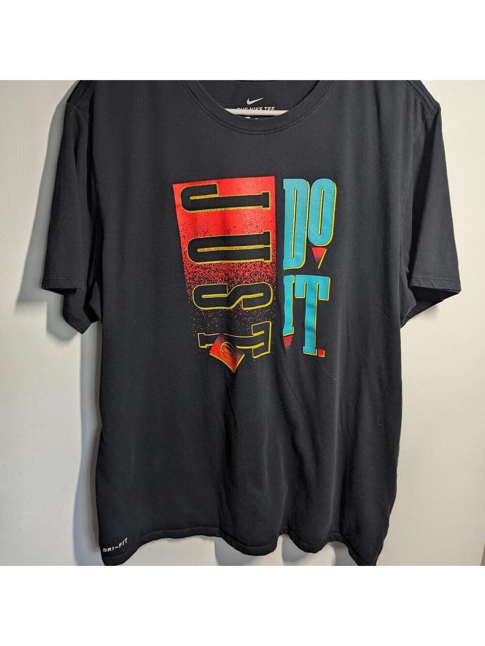 Nike Dri-FIT "Just Do It" Graphic Tee